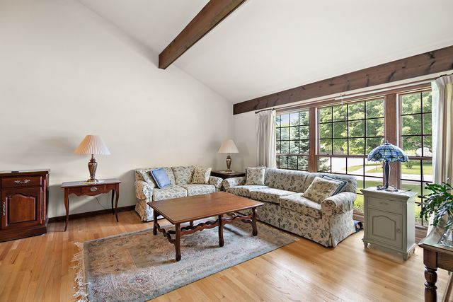 1409 E Rosehill Drive, Arlington Heights, IL 60004