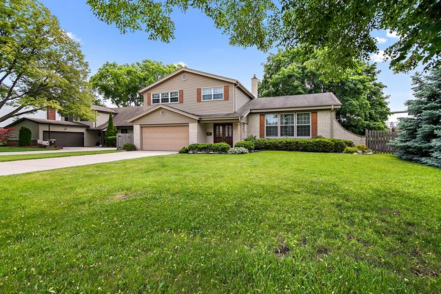 1409 E Rosehill Drive, Arlington Heights, IL 60004