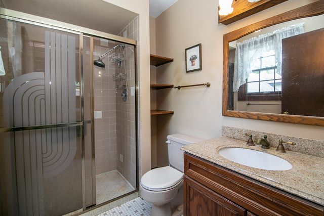 1409 E Rosehill Drive, Arlington Heights, IL 60004
