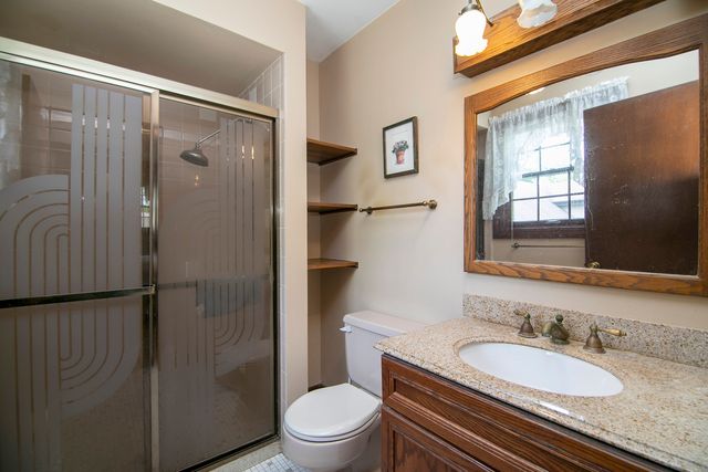 1409 E Rosehill Drive, Arlington Heights, IL 60004