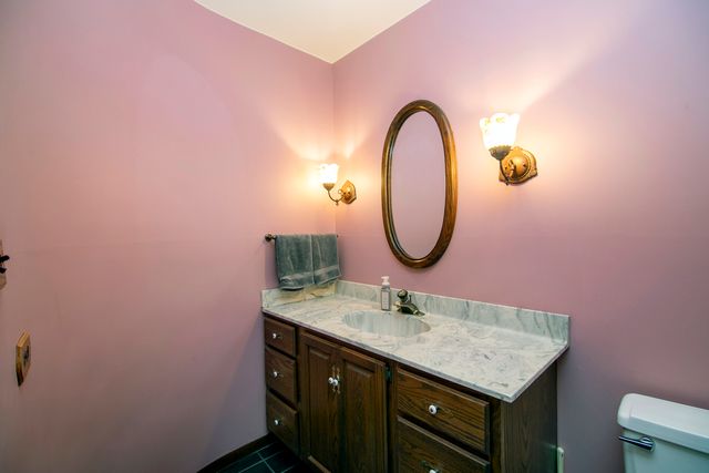 1409 E Rosehill Drive, Arlington Heights, IL 60004