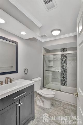 79 Crosspointe Drive, East Brunswick, NJ 08816