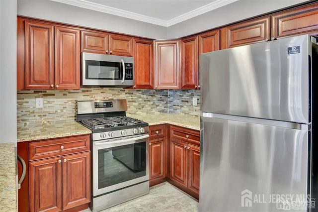 79 Crosspointe Drive, East Brunswick, NJ 08816