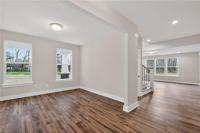 2116 Sanderson RD, Chesapeake, VA 23322