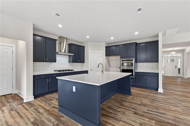 2116 Sanderson RD, Chesapeake, VA 23322