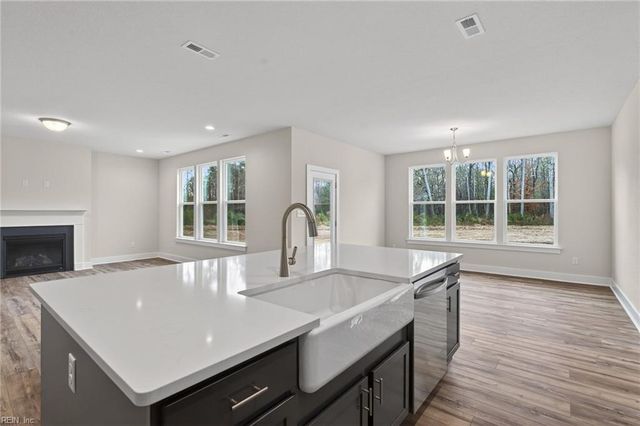 2116 Sanderson RD, Chesapeake, VA 23322