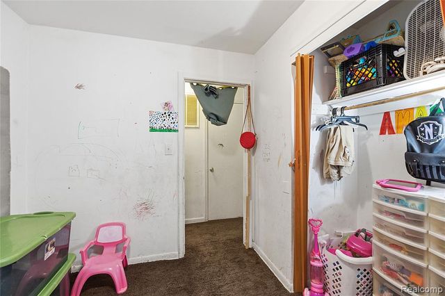 6347 Plainview Avenue, Detroit, MI 48228