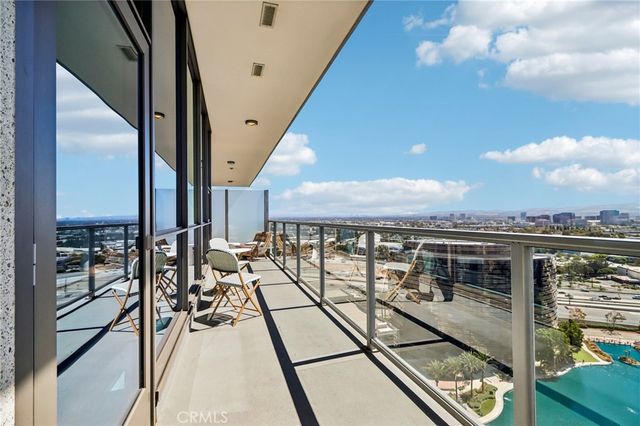 9 MacArthur Place 2003, Santa Ana, CA 92707