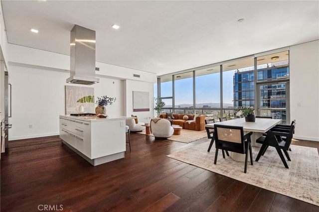 9 MacArthur Place 2003, Santa Ana, CA 92707