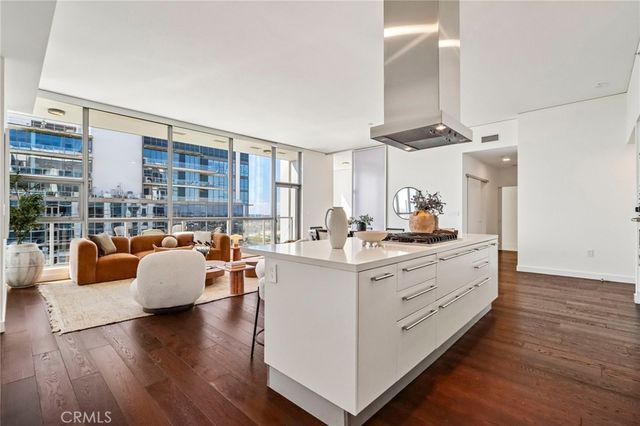 9 MacArthur Place 2003, Santa Ana, CA 92707