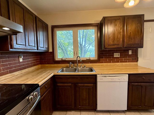 2018 Port Washington ROAD, Grafton, WI 53024