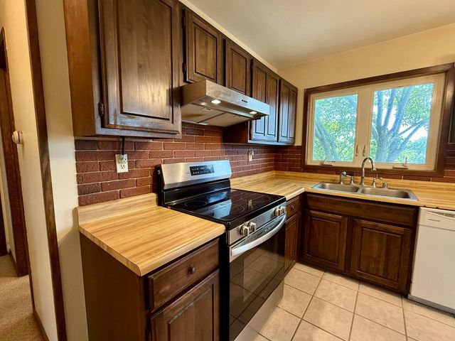 2018 Port Washington ROAD, Grafton, WI 53024