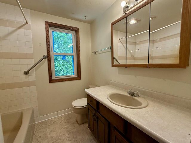 2018 Port Washington ROAD, Grafton, WI 53024