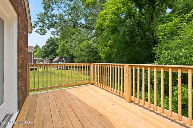 5406 Windy Willow Dr, Louisville, KY 40241
