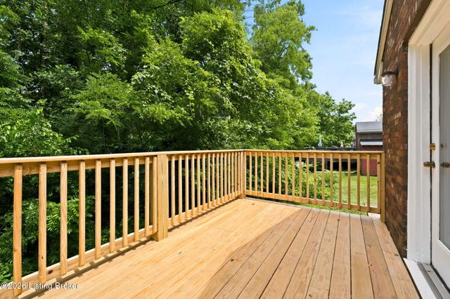 5406 Windy Willow Dr, Louisville, KY 40241