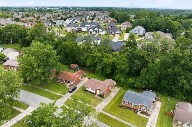 5406 Windy Willow Dr, Louisville, KY 40241