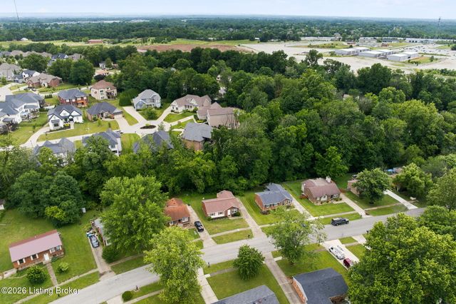 5406 Windy Willow Dr, Louisville, KY 40241