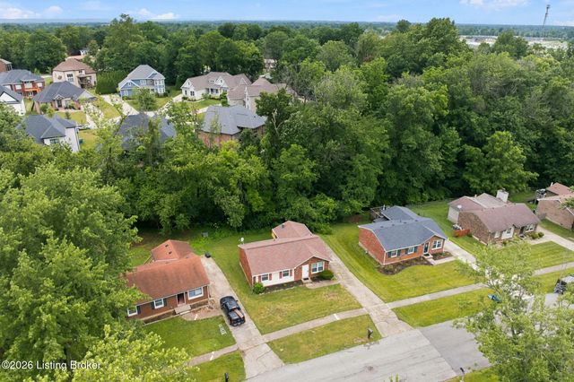 5406 Windy Willow Dr, Louisville, KY 40241