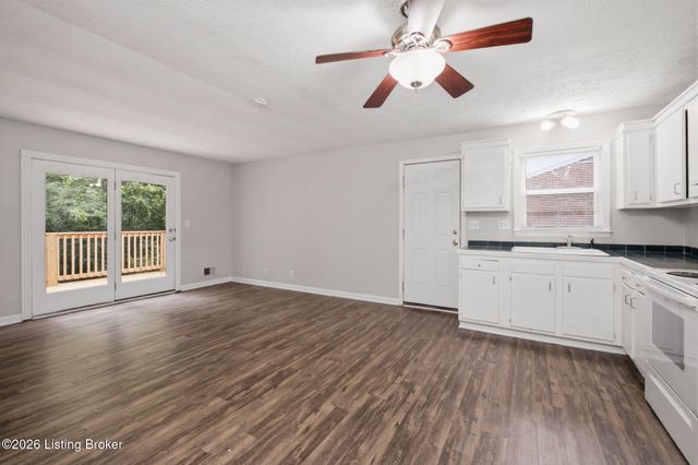 5406 Windy Willow Dr, Louisville, KY 40241