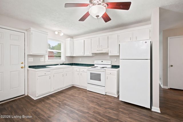 5406 Windy Willow Dr, Louisville, KY 40241