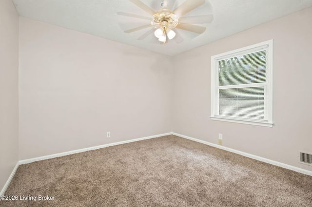 5406 Windy Willow Dr, Louisville, KY 40241