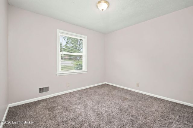 5406 Windy Willow Dr, Louisville, KY 40241