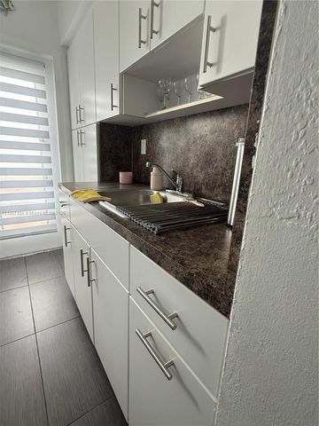 1060 Pennsylvania Ave 18, Miami Beach, FL 33139
