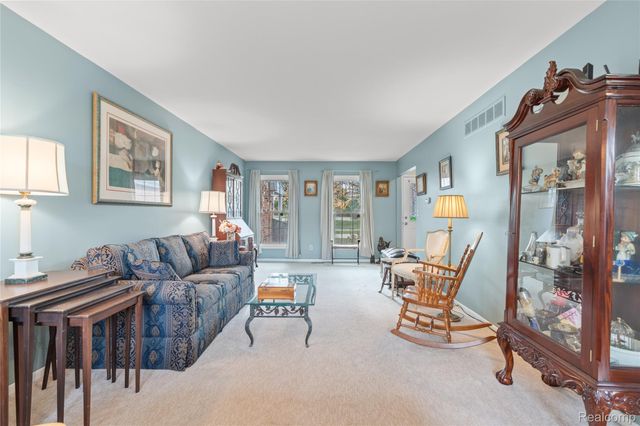 13057 Lockmoor Drive, Grand Blanc, MI 48439