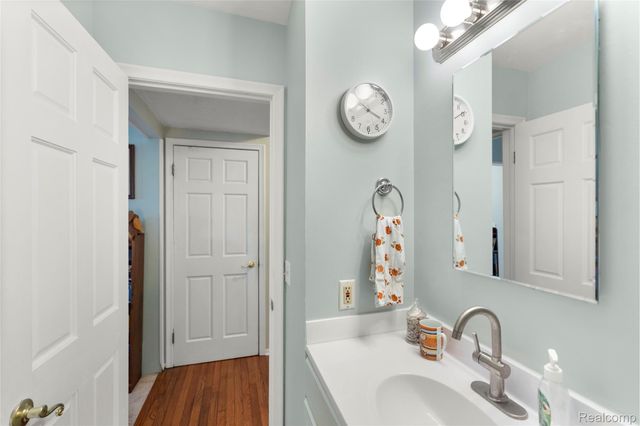 13057 Lockmoor Drive, Grand Blanc, MI 48439