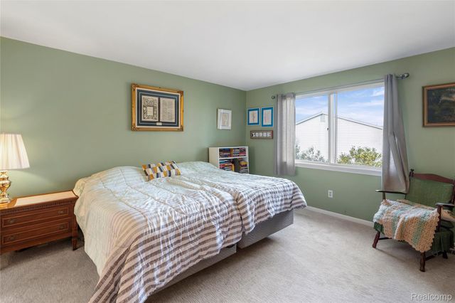 13057 Lockmoor Drive, Grand Blanc, MI 48439