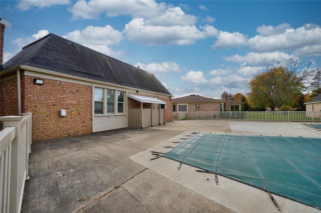 13057 Lockmoor Drive, Grand Blanc, MI 48439