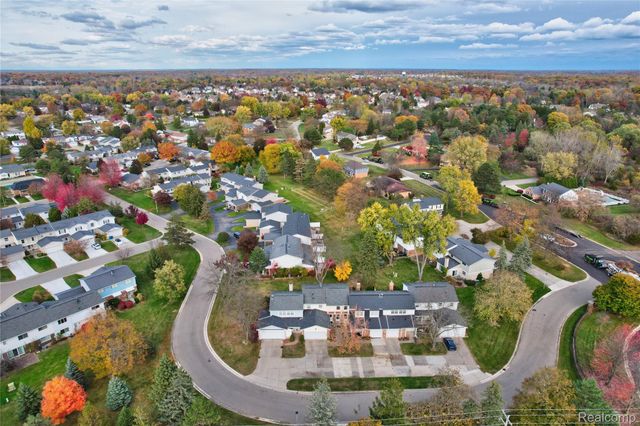 13057 Lockmoor Drive, Grand Blanc, MI 48439