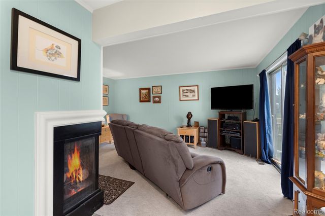 13057 Lockmoor Drive, Grand Blanc, MI 48439