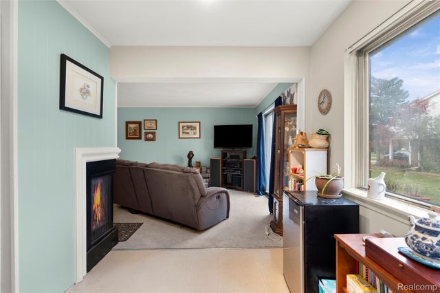 13057 Lockmoor Drive, Grand Blanc, MI 48439