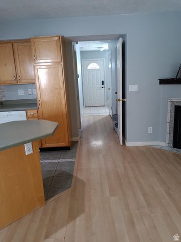 6894 S FLORENTINE WAY, West Jordan, UT 84084