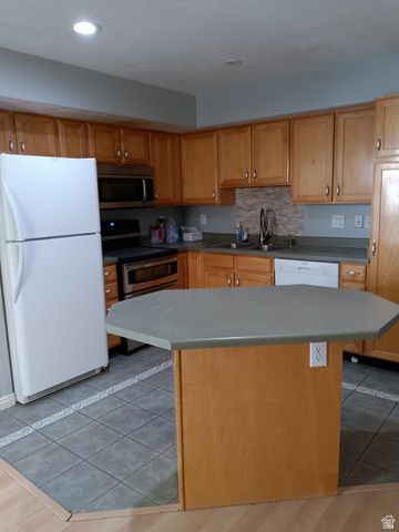 6894 S FLORENTINE WAY, West Jordan, UT 84084
