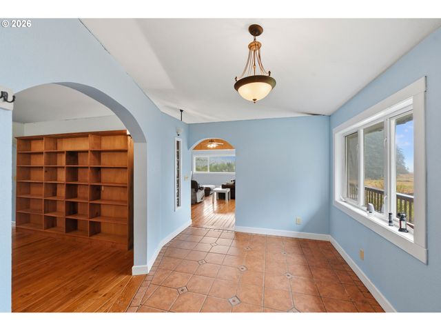 67714 N BAY Rd, North Bend, OR 97459