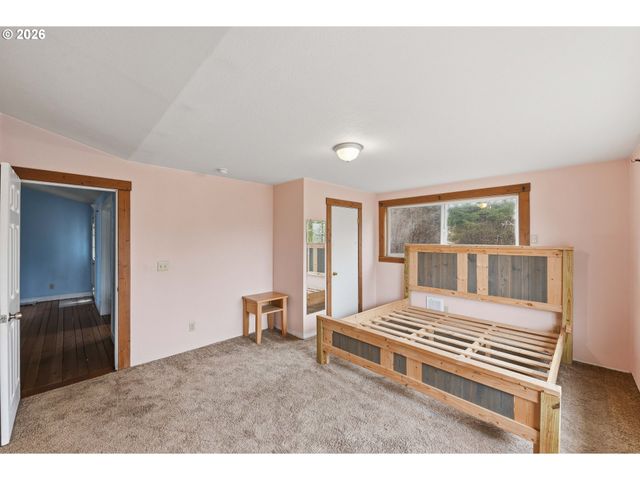 67714 N BAY Rd, North Bend, OR 97459