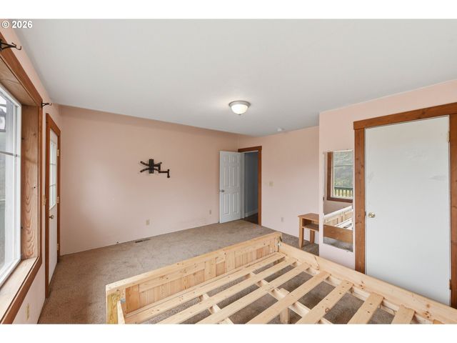 67714 N BAY Rd, North Bend, OR 97459