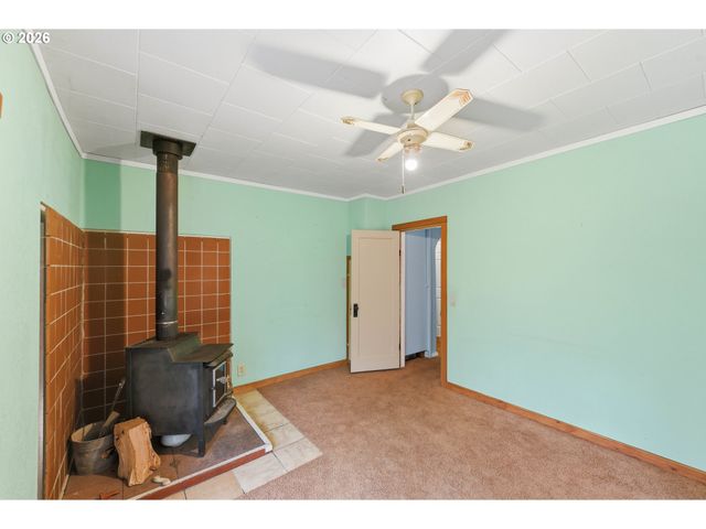 67714 N BAY Rd, North Bend, OR 97459