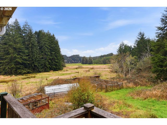 67714 N BAY Rd, North Bend, OR 97459