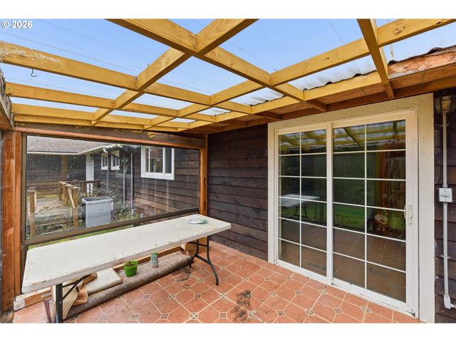 67714 N BAY Rd, North Bend, OR 97459