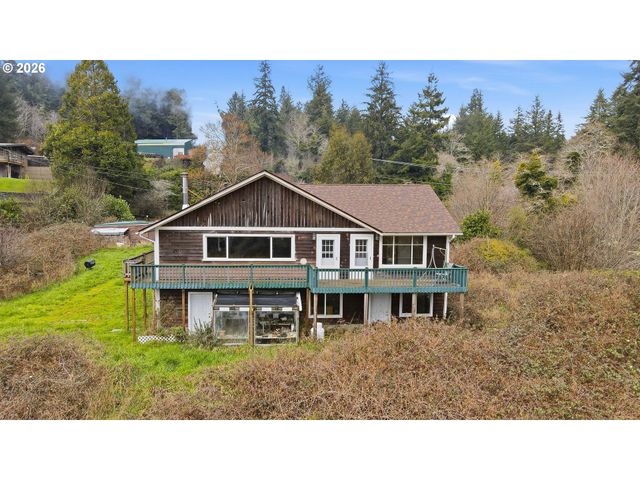 67714 N BAY Rd, North Bend, OR 97459