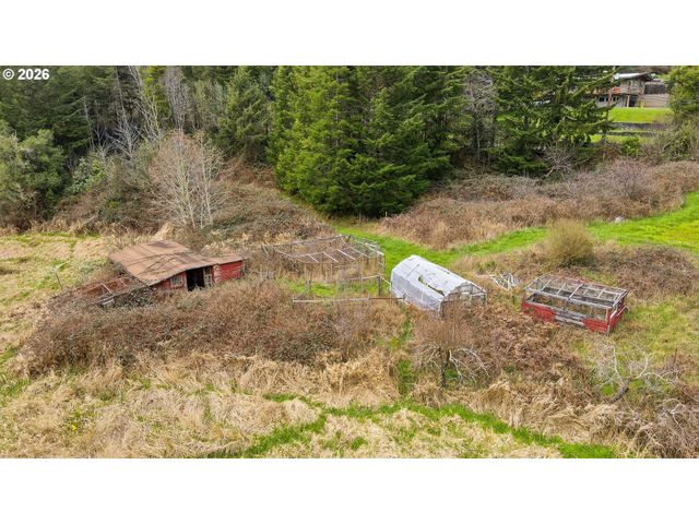 67714 N BAY Rd, North Bend, OR 97459