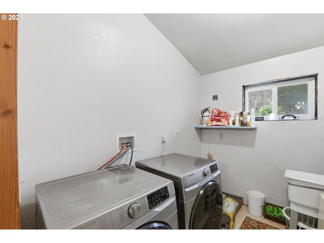 67714 N BAY Rd, North Bend, OR 97459