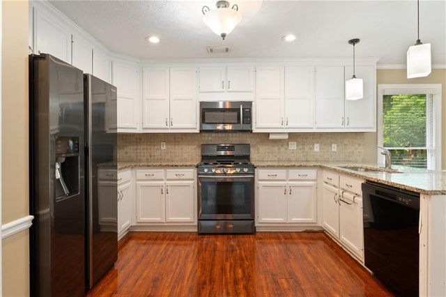 300 Brickleberry Drive, Roswell, GA 30075