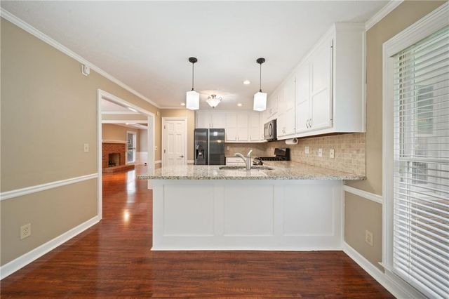 300 Brickleberry Drive, Roswell, GA 30075