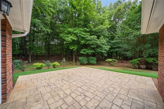 300 Brickleberry Drive, Roswell, GA 30075
