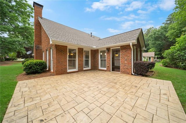 300 Brickleberry Drive, Roswell, GA 30075