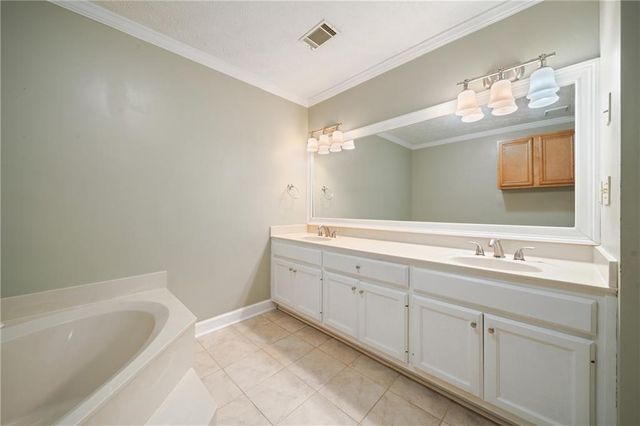 300 Brickleberry Drive, Roswell, GA 30075